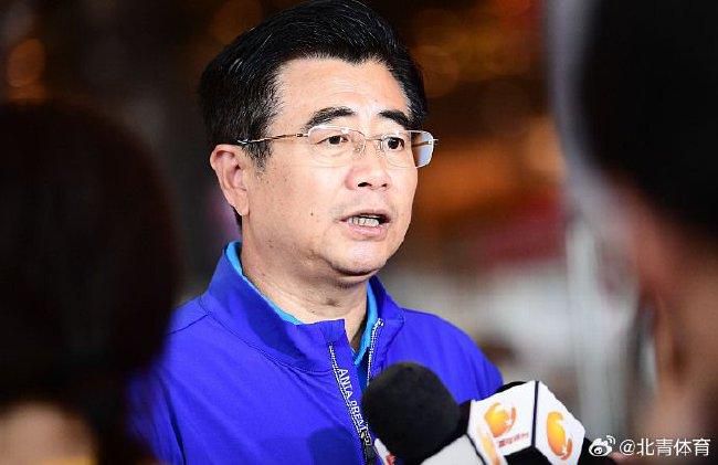 亚洲免费啪啪