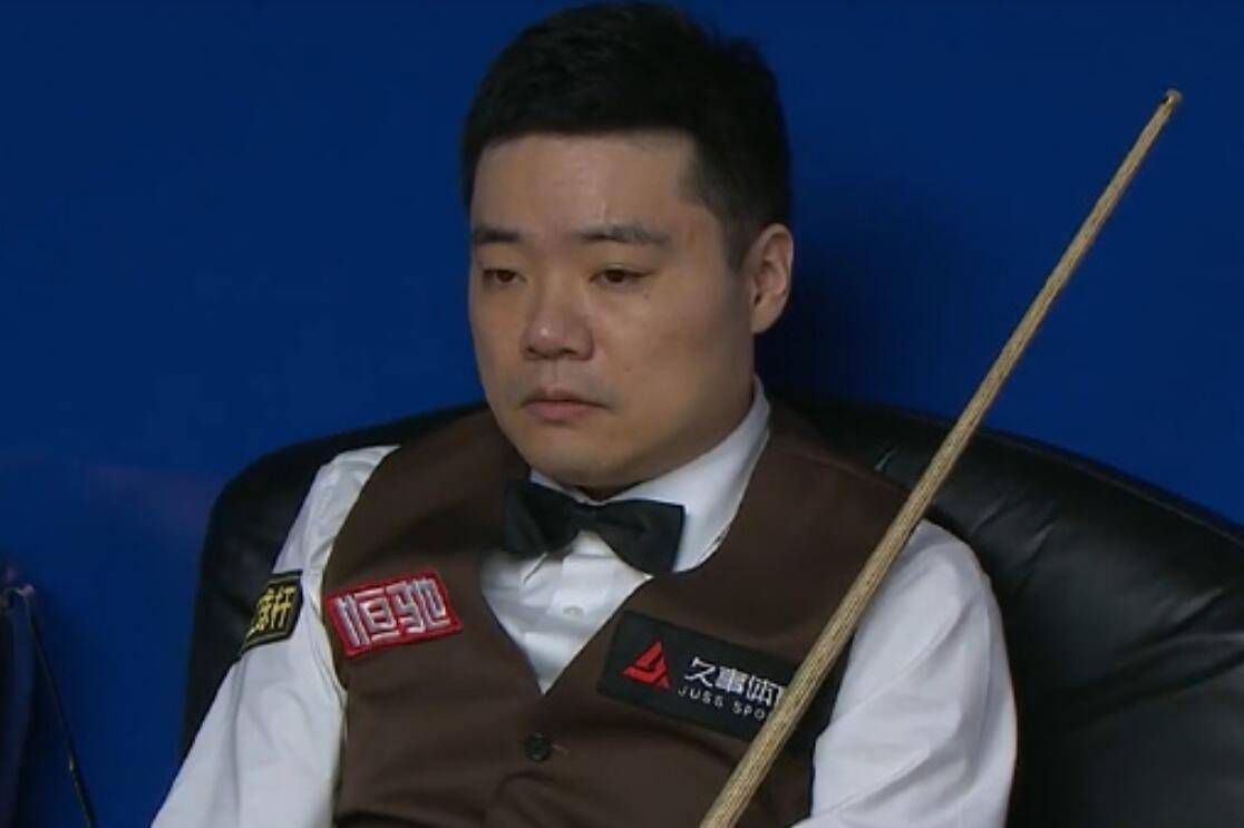 公交车被cao合不拢腿