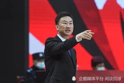户外强制裸露羞耻调教